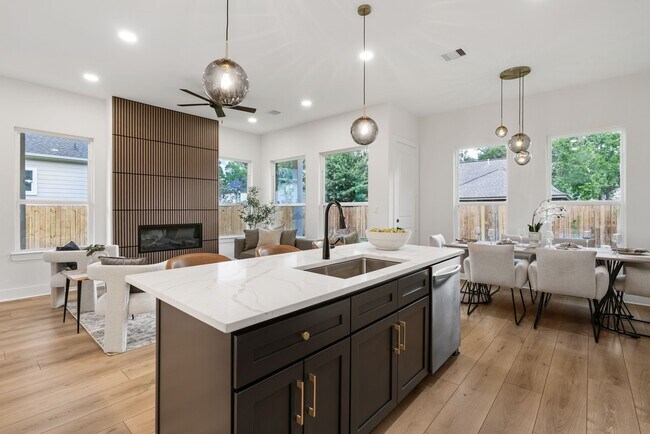 Building Photo - 22806 August Leaf Dr