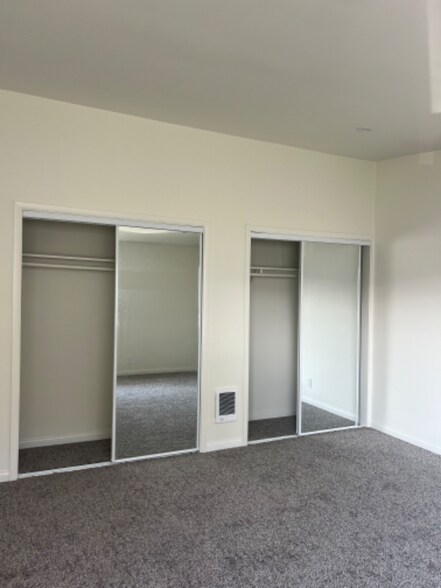 Building Photo - 125 Melody Ln