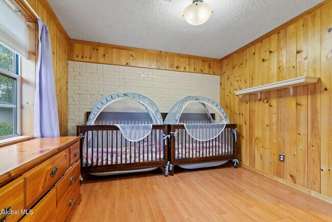 Building Photo - 25A Pine Ln