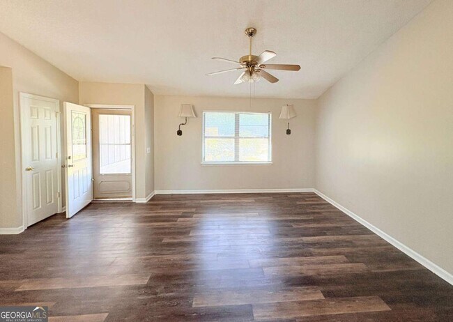 Building Photo - 142 Woodvalley Ct