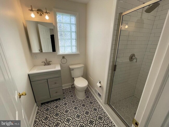 Building Photo - 760 W Railroad Ave