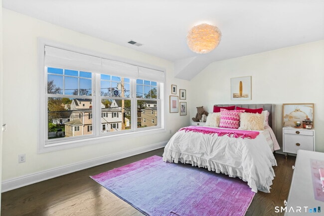 Building Photo - 228 Eastlawn St