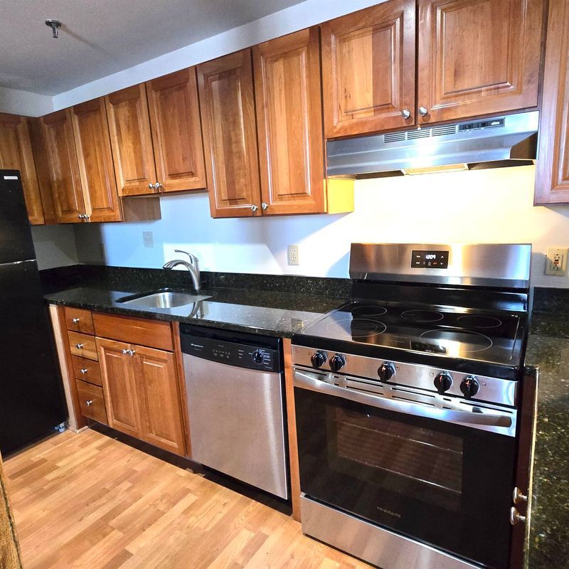 Building Photo - 335 Cypress, 4J