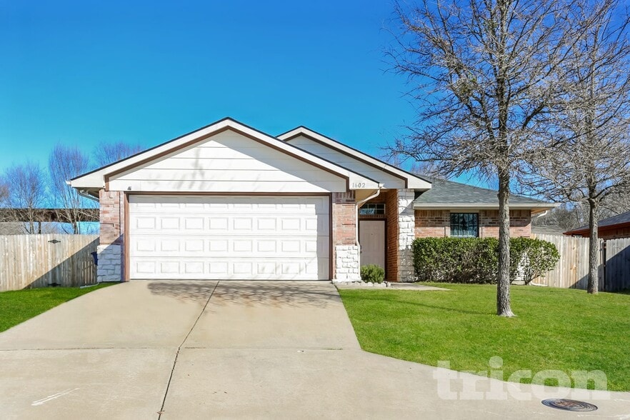 Primary Photo - 1602 Canary Island Ct