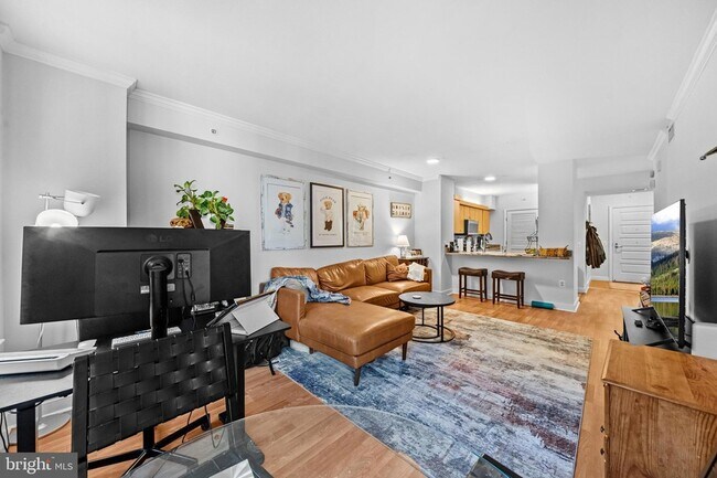 Building Photo - 631 D St NW