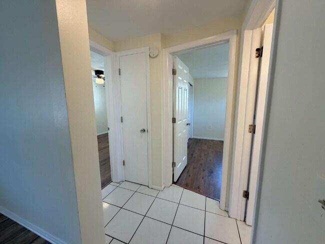 Building Photo - New Port Richey Home with Cozy 970 Sq Ft Layout!