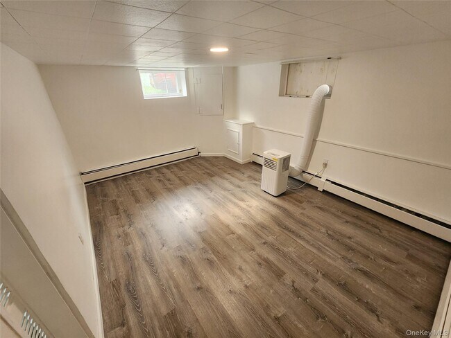 Building Photo - 16 Ardmore St