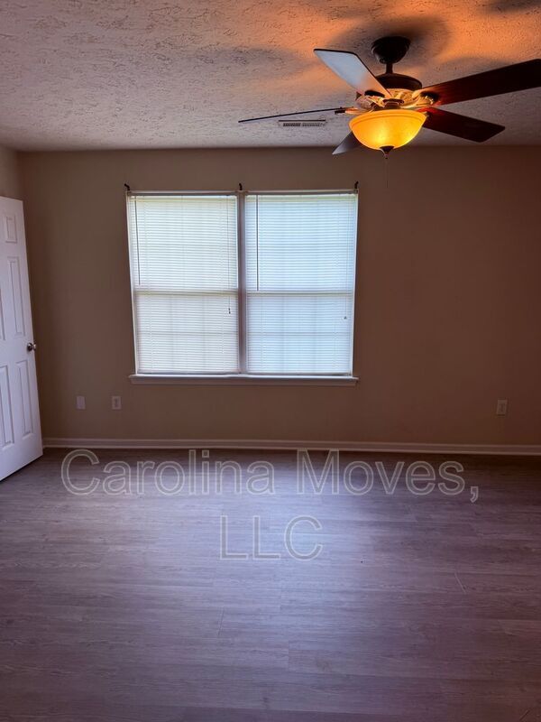 Building Photo - 600 Uneeda Ct