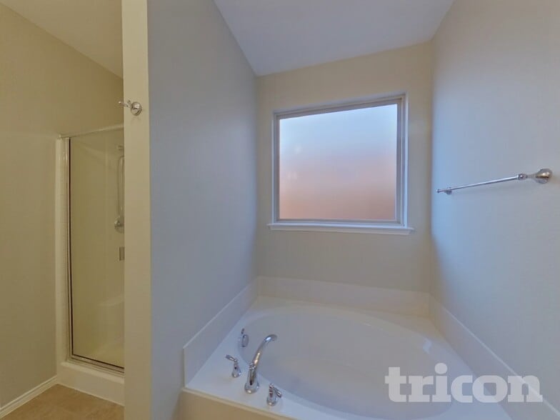 Building Photo - 10309 Bradshaw Dr