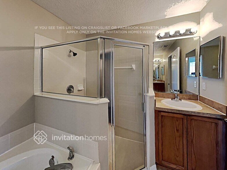 Building Photo - 9985 Lancashire Dr