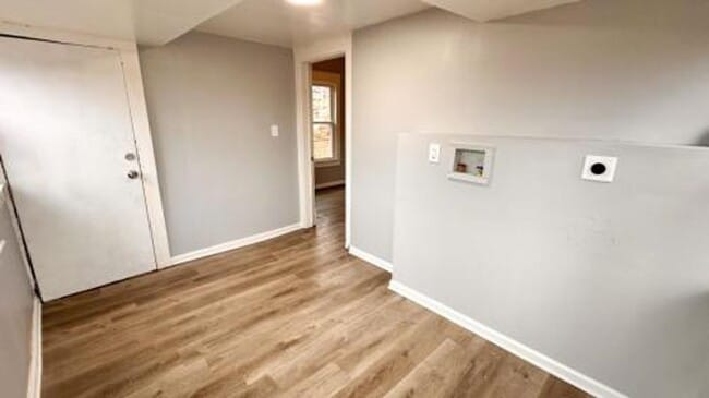 Building Photo - Spacious 3BR / 2BA Home – Private Upstairs Living Area & Fenced Backyard