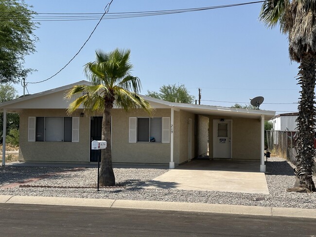 Building Photo - 219 E 1st Ave