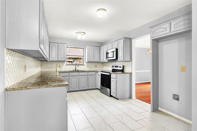 Building Photo - 3117 Osceola Dr