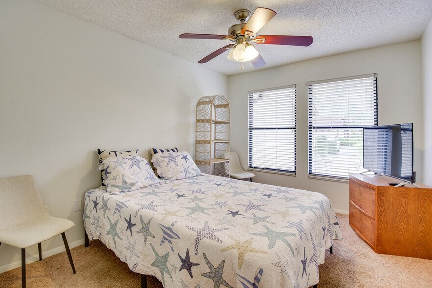 Building Photo - 7511 4th Ave W