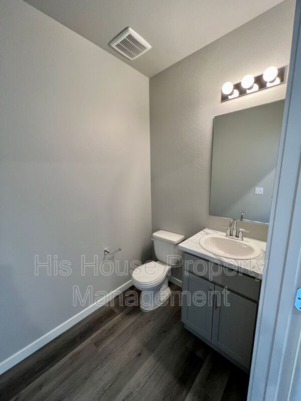 Building Photo - 1353 Reynolds St