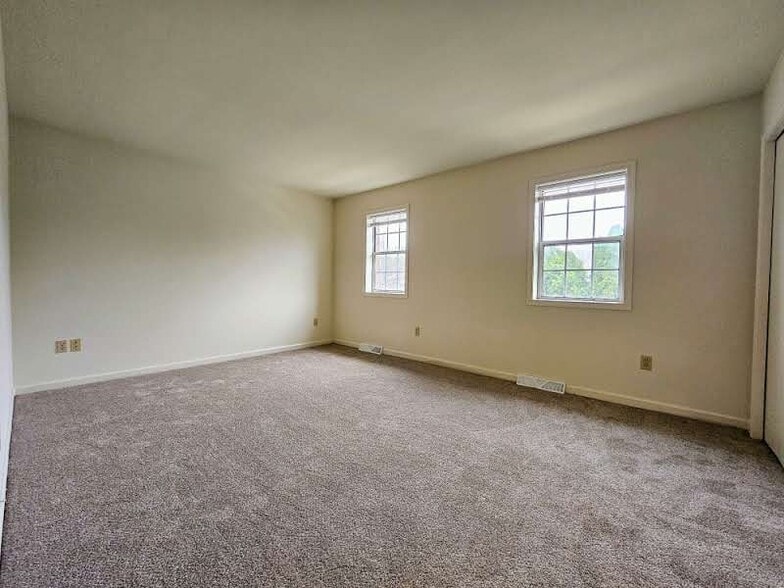 Building Photo - 256 Morgan Dr