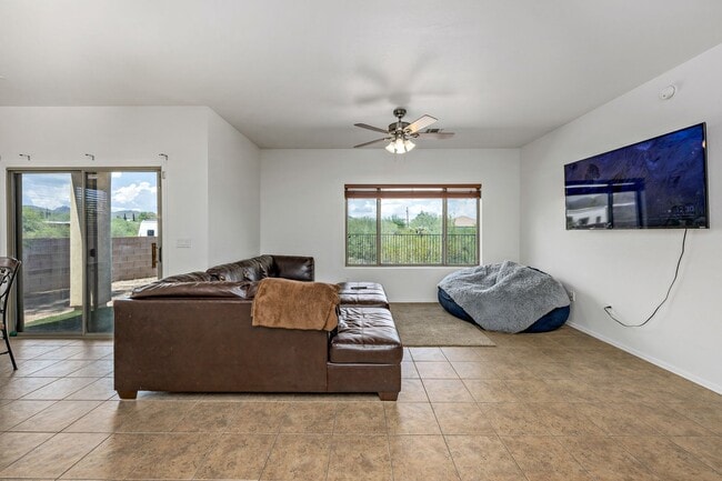 Building Photo - San Marcos