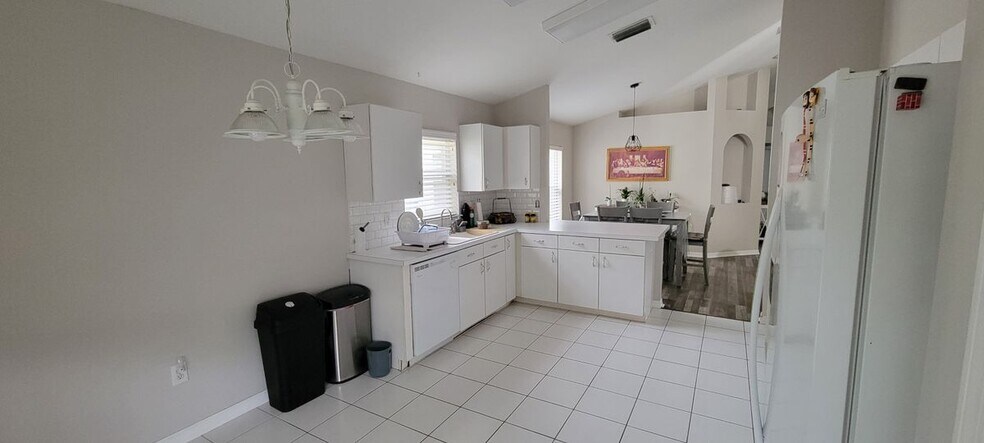 Building Photo - 8649 Manassas Rd