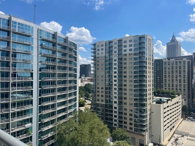 Primary Photo - Gorgeous Condo @ Midtown Plaza 1B/1B In Am...