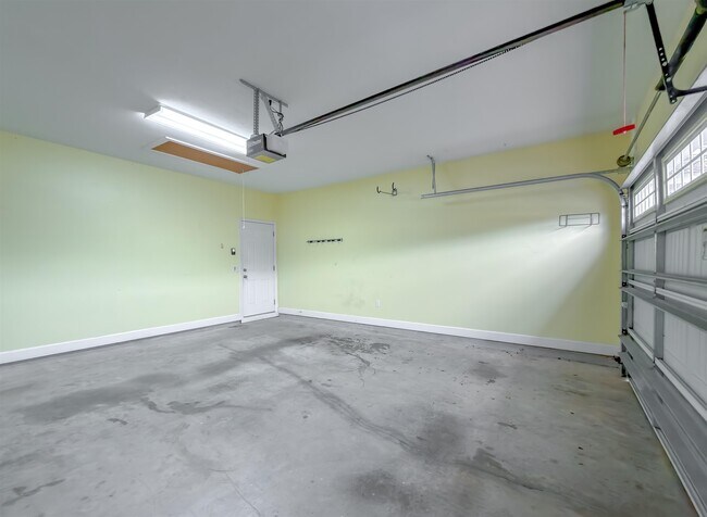 Building Photo - 1946 Sagebrook Dr