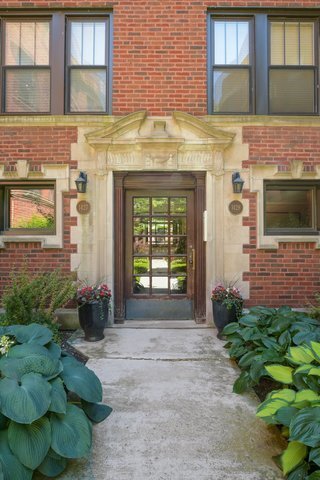 Building Photo - 1427 W Elmdale Ave