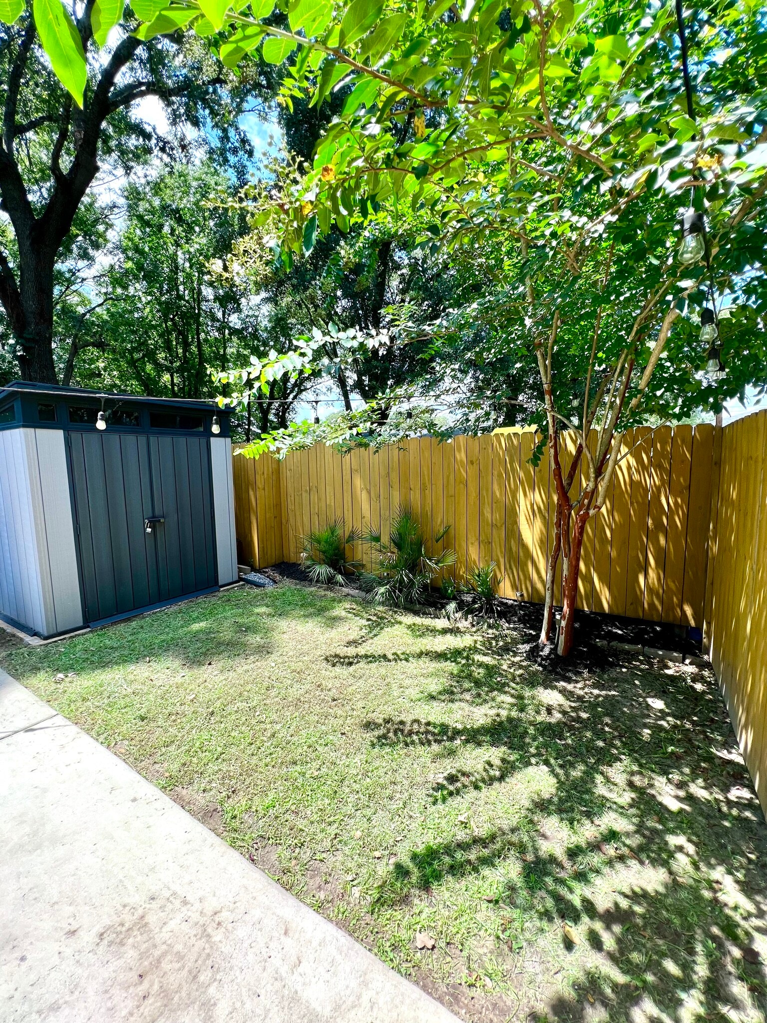 Building Photo - 1630 Wappoo Dr