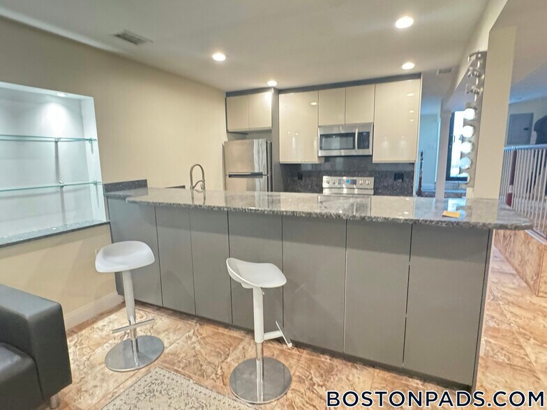 Building Photo - 25 St Marys Ct