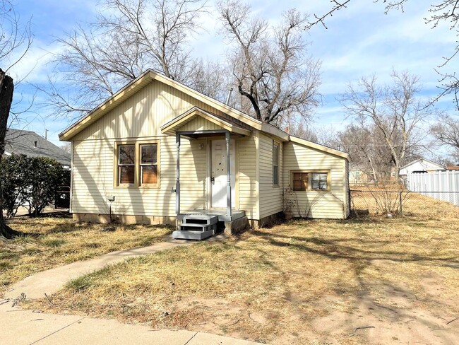 Primary Photo - Cute 1 Bedroom 1 Bath Cottage