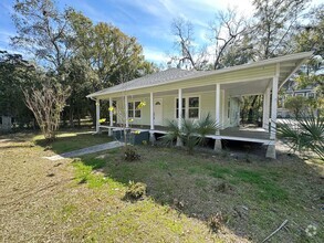 Building Photo - Fully Remodeled House Available Now!!!!! S...