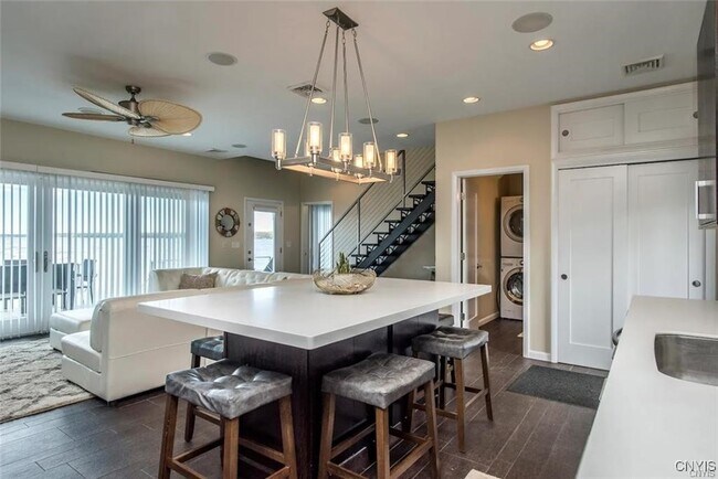 Building Photo - 4 24th Ave