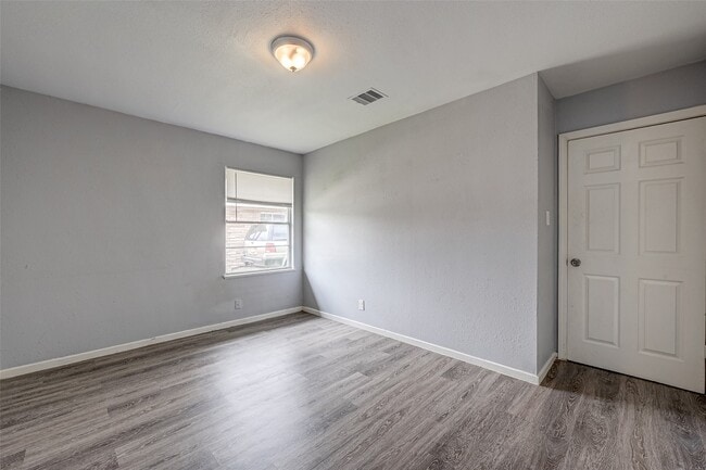 Building Photo - 7658 Belbay St