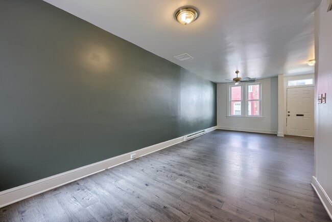 Building Photo - 464 Lafayette St