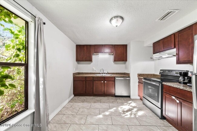 Building Photo - 1730 Anchorage St NW