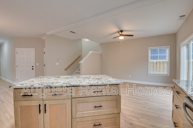 Building Photo - 34 Sherman St