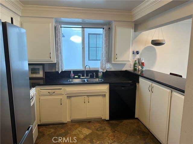 Building Photo - 5000 Seashore Dr