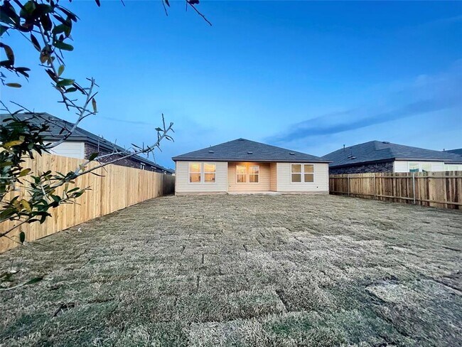 Building Photo - 431 Sebring Cir
