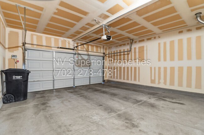 Building Photo - Henderson!!! Community: Cadence!! 4 Bedrooms!!! Bed & Full bath downstairs!! Loft/computer area u...