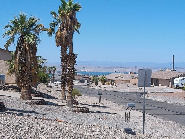 Building Photo - Seasonal  available Sept 1, 2025 to April 30,2026