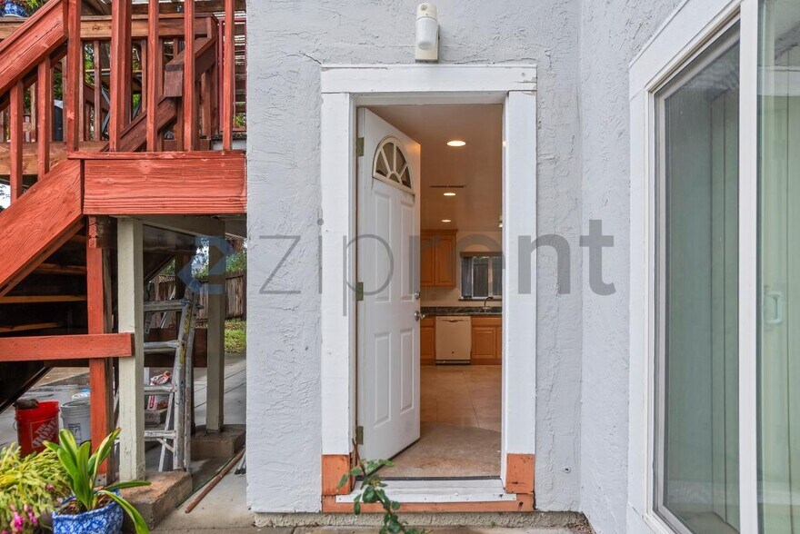 Building Photo - 9627 Alcosta Blvd