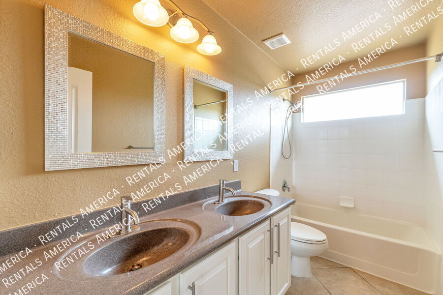 Building Photo - 12936 N Salt Cedar Dr