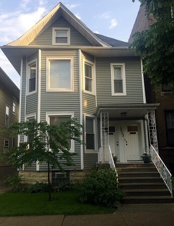 Front - 2453 W Wilson Ave