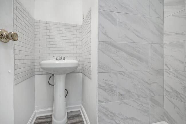 Building Photo - 1518 Ridge Ave