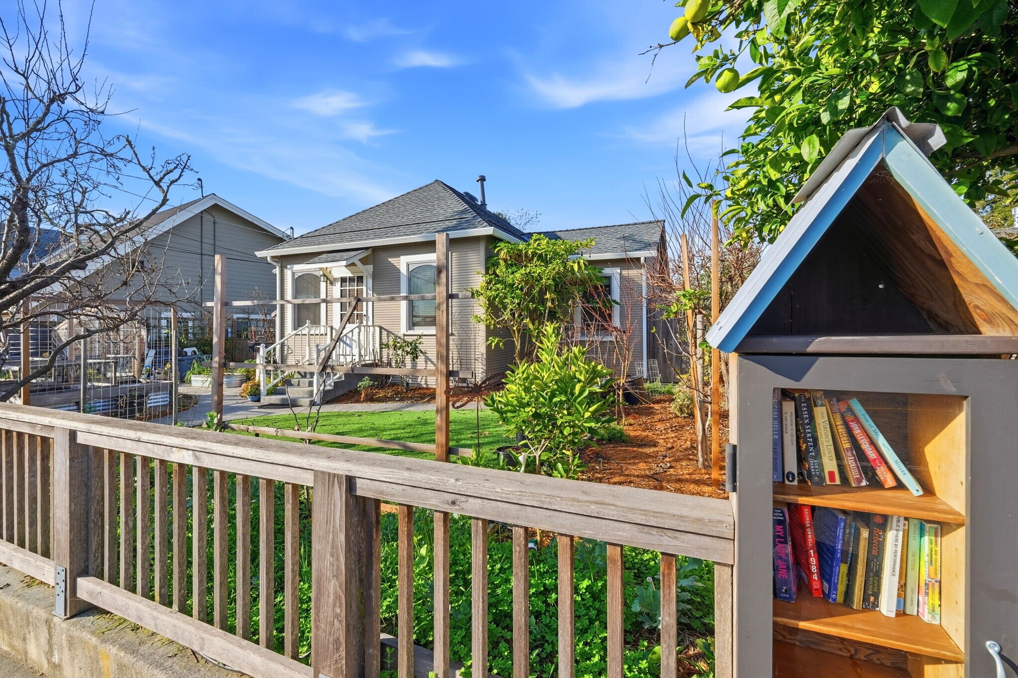 Building Photo - 603 Poplar Ave