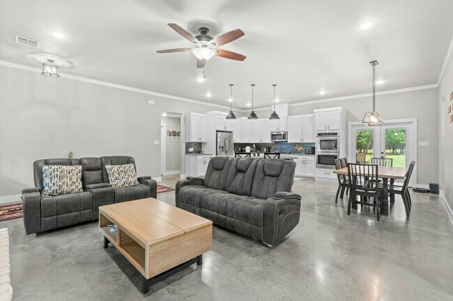 Building Photo - 15765 Salado Dr