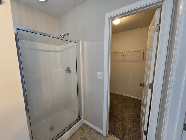 Building Photo - Two Story, 4 Bed, 2.5 Bath in the Stockbri...