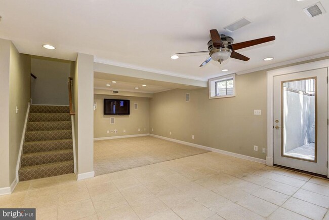 Building Photo - 2905 Gretna Pl
