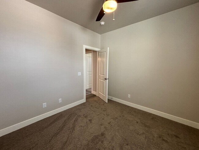 Building Photo - BRAND NEW TOWNHOME FOR RENT!