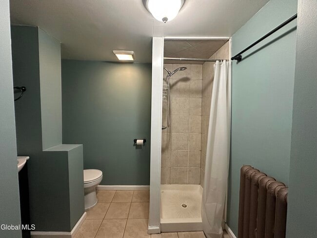 Building Photo - 144 Dove St