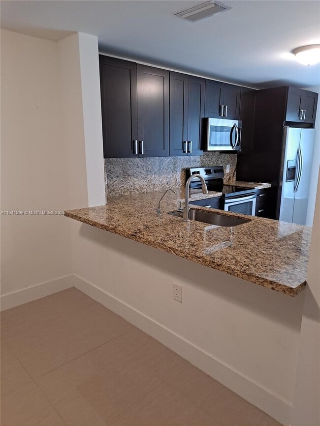 Building Photo - 8041 SW 21st Ct