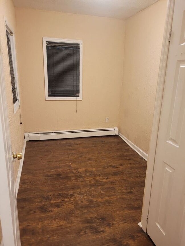 Building Photo - Under Renovation – Spacious Single-Family Home